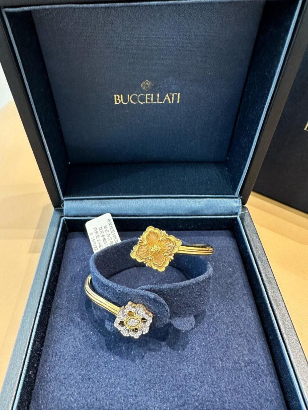 Buccellati White Mother-of-Pearl Bracelet